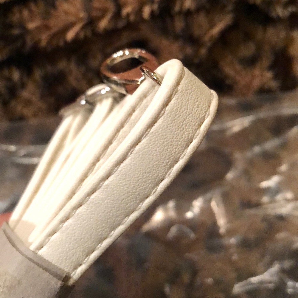 Hard Case Camera Clutch - Picture 6 of 8